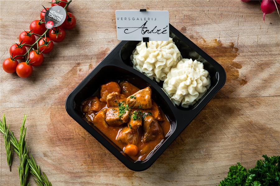 Puree met goulash Puree met goulash Webshop